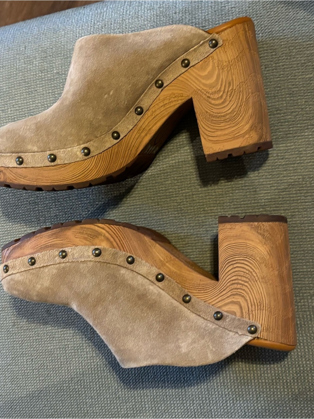 Kork-Ease sand tan studded suede leather clogs Sz 7 - Picture 11 of 11
